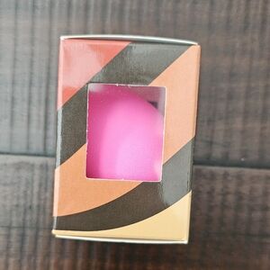 BRAND NEW IN BOX Hot Pink Pinky B Beauty Makeup Sponge.